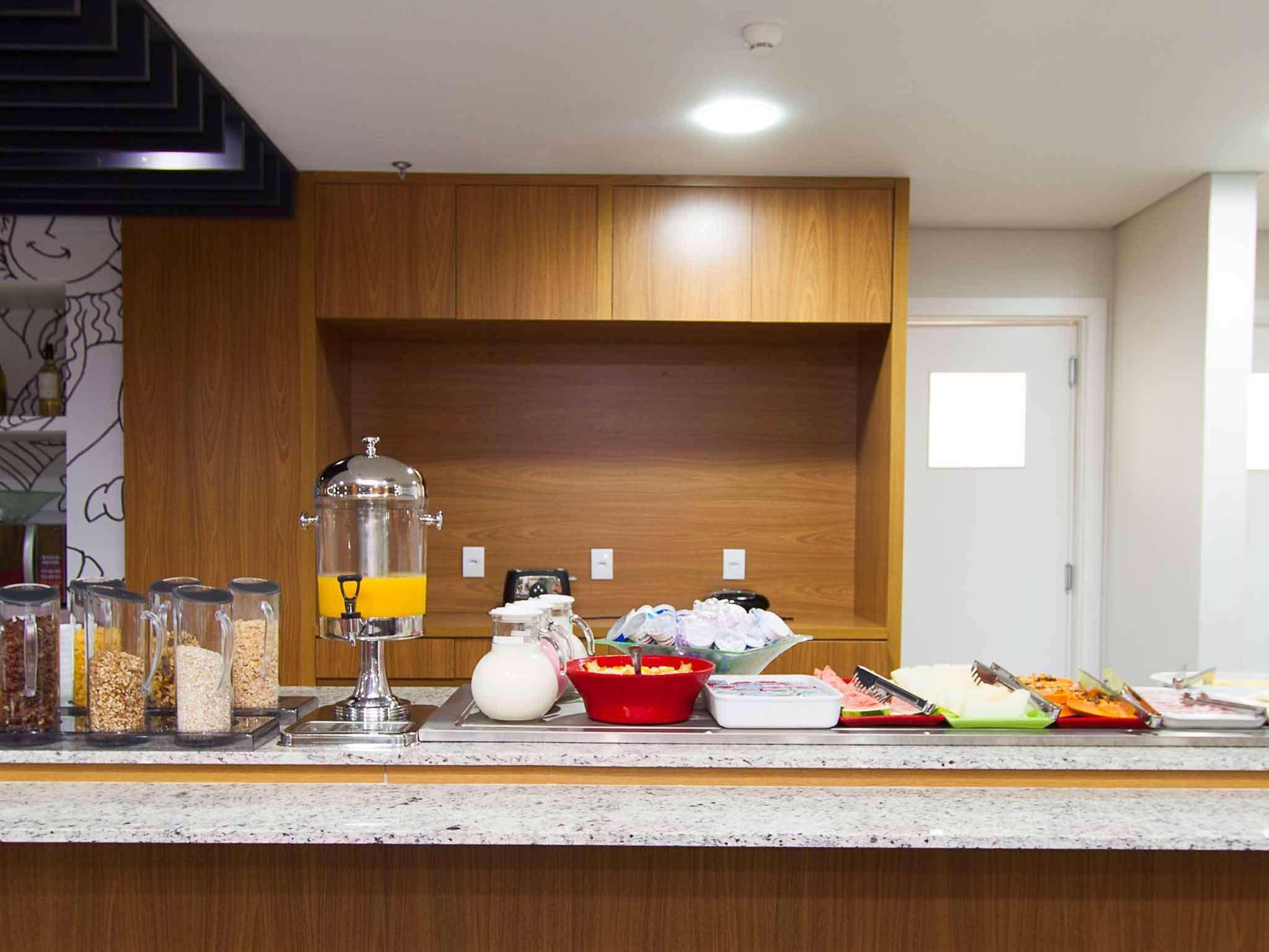 Отель Ibis Cascavel Экстерьер фото