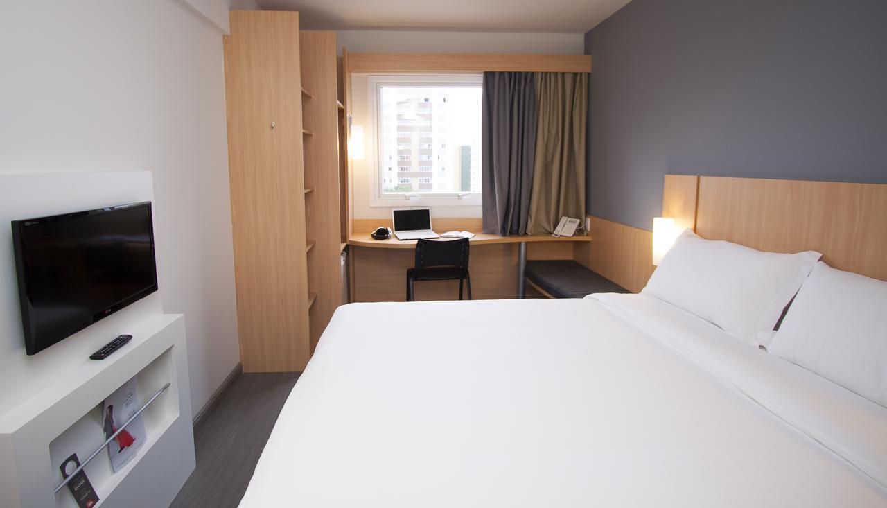 Отель Ibis Cascavel Экстерьер фото