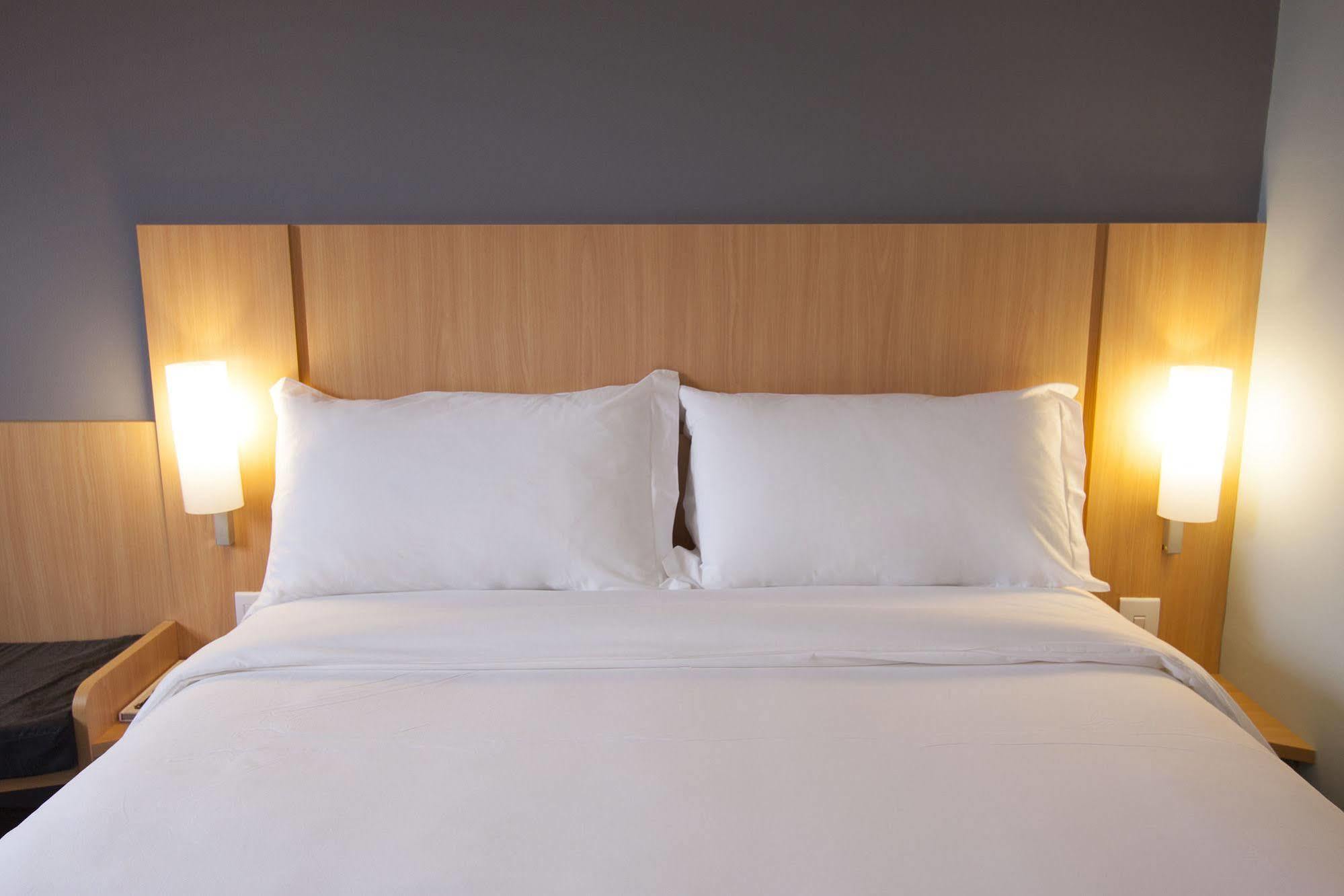 Отель Ibis Cascavel Экстерьер фото