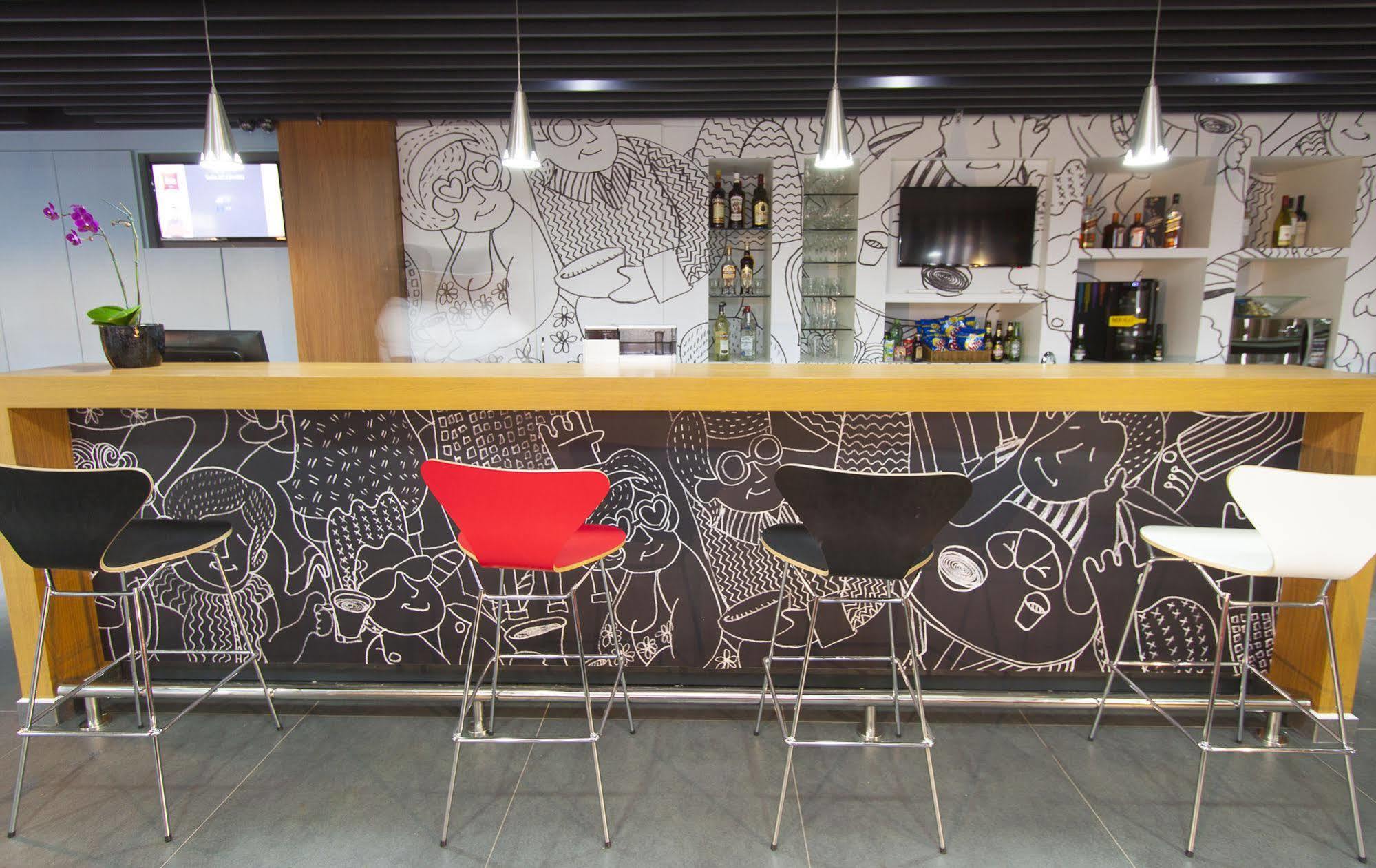 Отель Ibis Cascavel Экстерьер фото